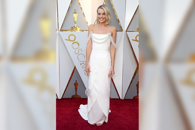 A atriz Margot Robbie no tapete vermelho do Oscar 2018 em Hollywood, Califórnia - 04/03/2018
