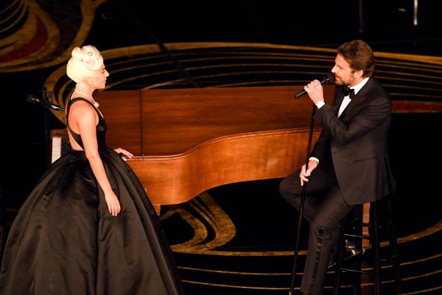 A cantora Lady Gaga e o ator Bradley Cooper se apresentam durante a cerimônia de premiação do Oscar, realizada em Los Angeles - 24/02/2019