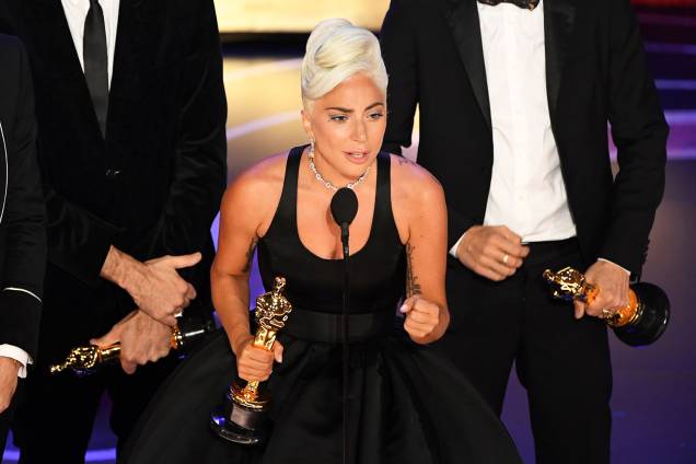 A cantora Lady Gaga recebe o Oscar de melhor canção original, pela música 'Shallow', em 'Nasce uma estrela' - 24/02/2019