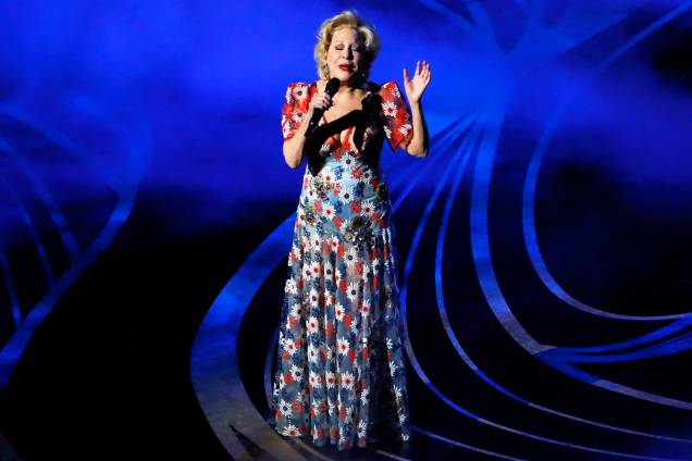 A cantora e atriz Bette Midler se apresenta durante a cerimônia de premiação do Oscar, em Los Angeles - 24/02/2019