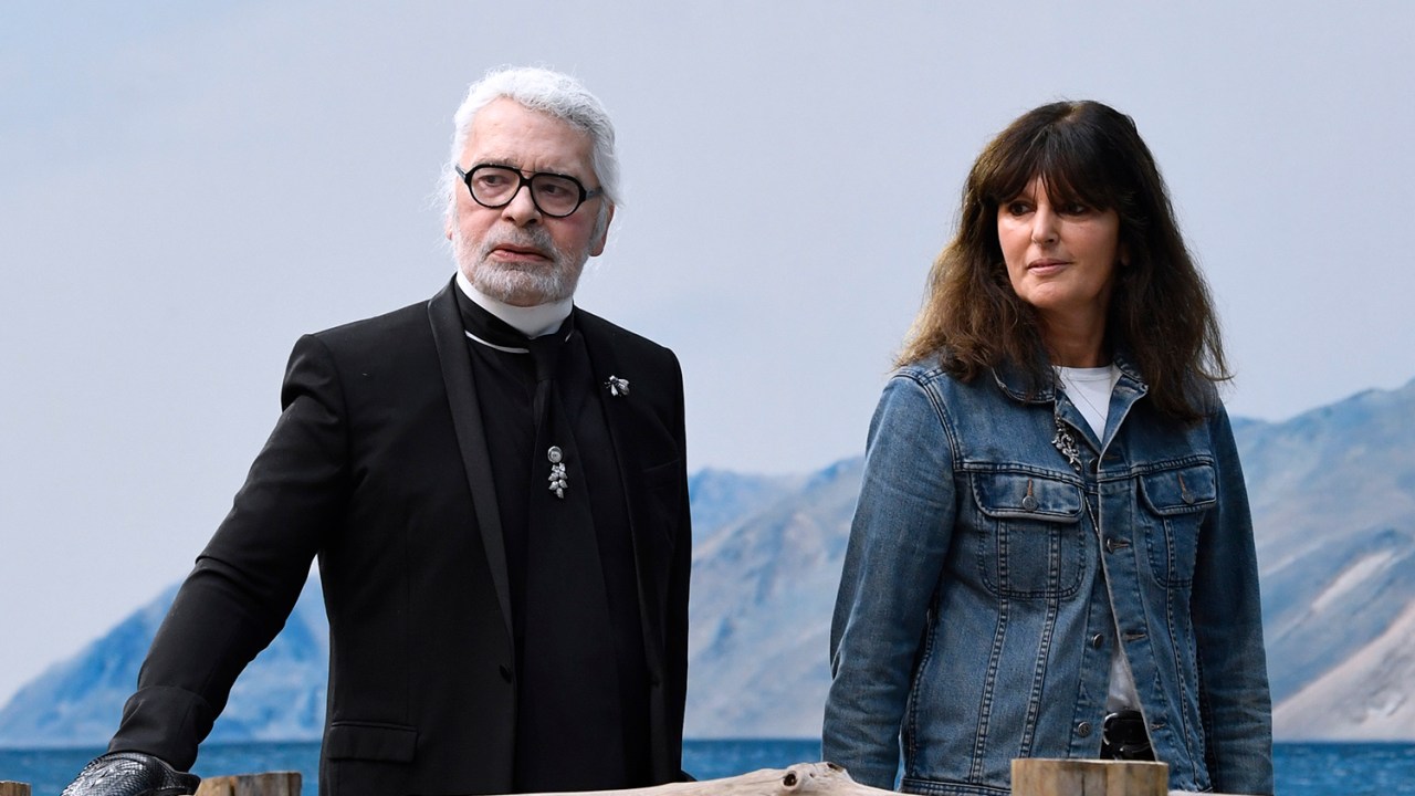 Karl Lagerfeld e Virginie Viard: ela não tem o mesmo carisma do kaiser