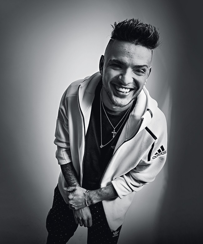 MC-WM-FUNK-PAULISTA-2018-LUIZ-MAXIMIANO ASTRO POR ACIDENTE - WM: chamado a substituir um cantor que faltou a uma gravação, ele mostrou sua poderosa voz de “Bob Esponja rouco”