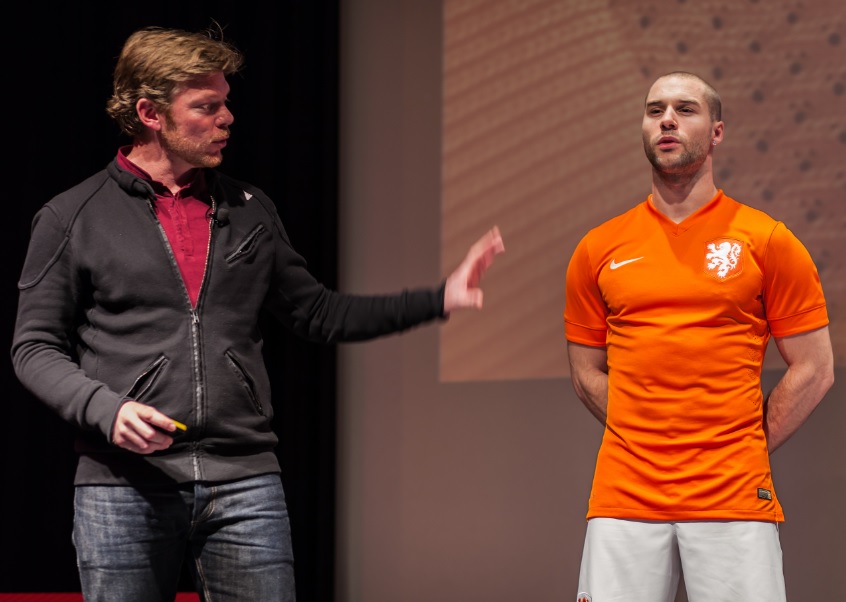 Floor Wesseling criou as camisas da Holanda para a Copa de 2014