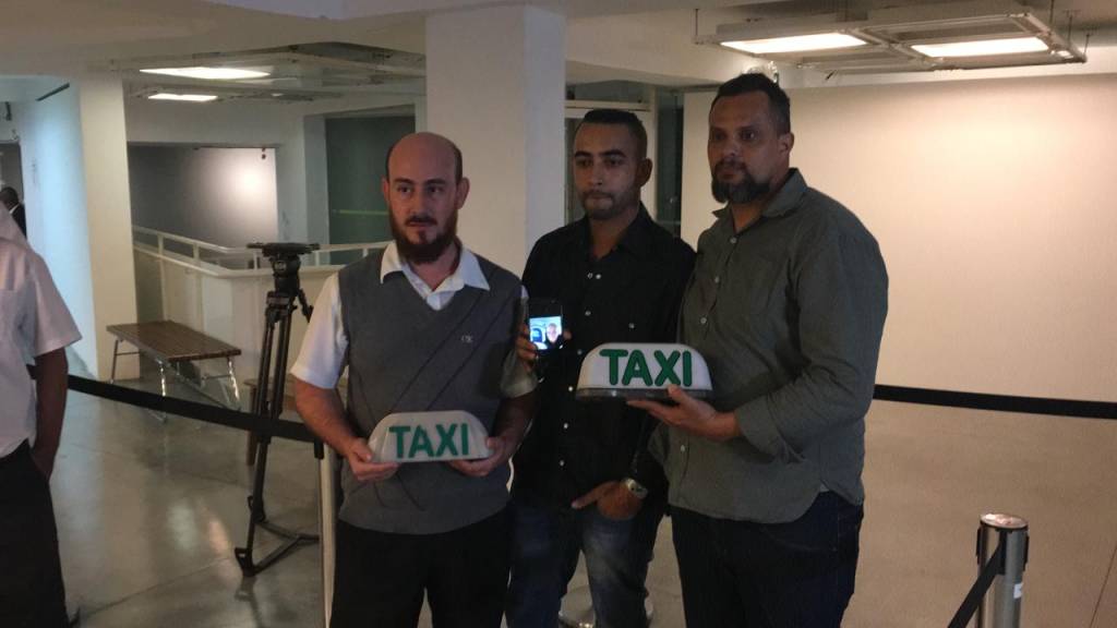 Taxistas prestam homenagem em velório de Boechat: ‘Entendia a gente’