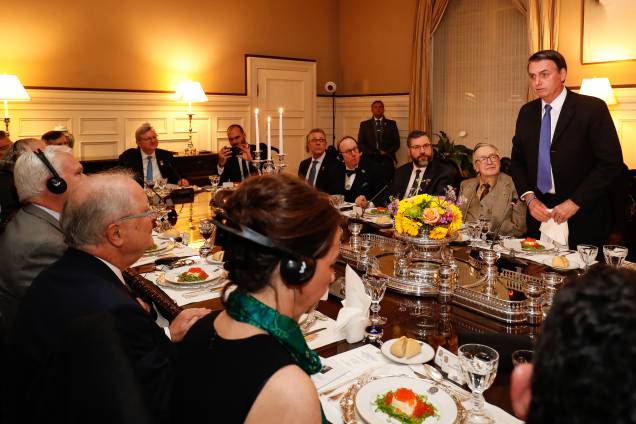 Presidente Jair Bolsonaro durante jantar com representantes do conservadorismo em Washington - 17/03/2019 Presidente Jair Bolsonaro durante jantar com representantes do conservadorismo em Washington - 17/03/2019