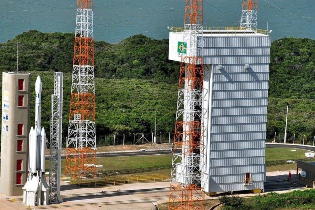 Torre de lançamento de foguetes, localizada no CLA - Centro de Lançamento de Alcântara (MA)