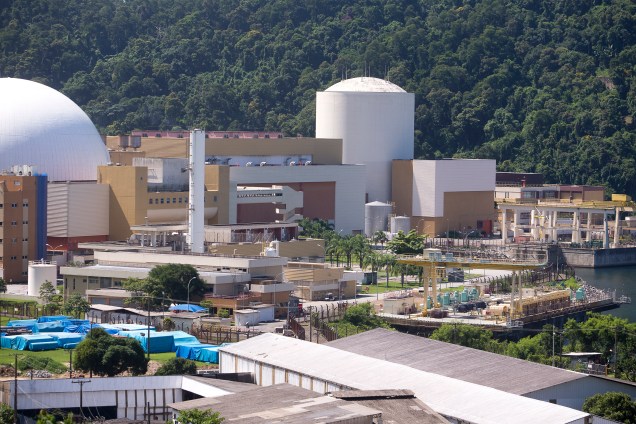 Imagens do complexo nuclear Angra III localizado no litoral de Angra dos Reis - RJ