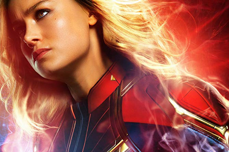 Brie Larson é Carol Danvers/Capitã Marvel no filme que leva o nome da heroína