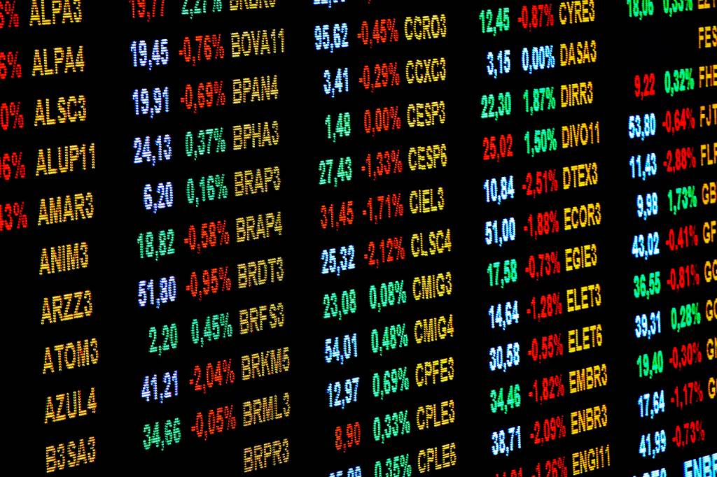 Ibovespa avança a 156 mil pontos com foco em Galípolo e expectativa por corte do Fed