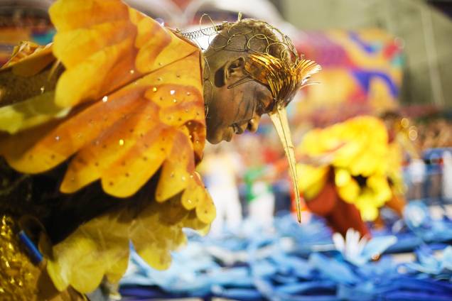 Com o enredo 'Quem não viu vai ver...As fábulas do Beija-flor', a escola de samba Beija-Flor de Nilópolis é a quinta a desfilar no Sambódromo da Marquês de Sapucaí - 04/03/2019 Com o enredo 'Quem não viu vai ver...As fábulas do Beija-flor', a escola de samba Beija-Flor de Nilópolis é a quinta a desfilar no Sambódromo da Marquês de Sapucaí - 04/03/2019