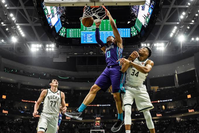 NBA: Charlotte Hornets x Milwaukee Bucks