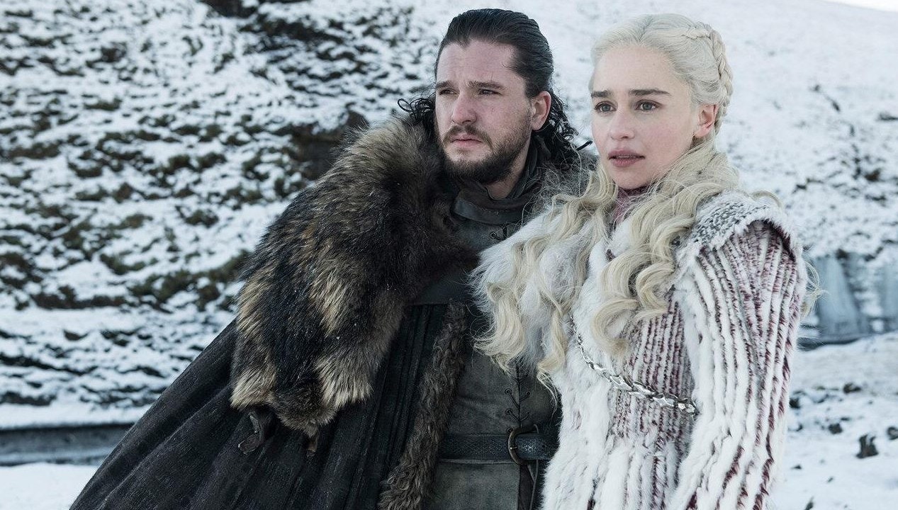 Kit Harrington como Jon Snow e Emilia Clarke como Daenerys Targaryen em cena da 8ª temporada da série 'Game of Thrones'