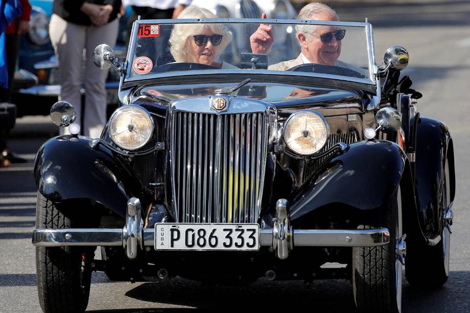 Príncipe Charles e sua esposa Camilla, Duques de Cornualha, participam de um evento britânico de carros clássicos em Havana, Cuba - 26/03/2019