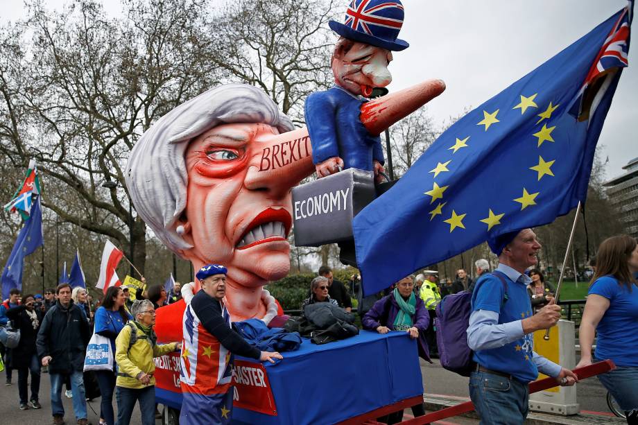 Manifestantes pedem segundo referendo sobre o Brexit, durante protesto realizado em Londres - 23/03/2019