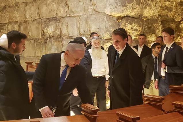 Presidente Jair Bolsonaro visita Muro das Lamentações em Israel na companhia do primeiro Ministro Benjamin Netanyahu