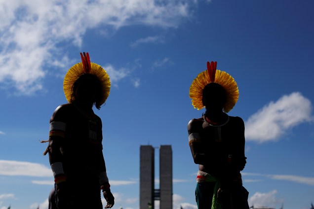 Índios protestam contra o governo na Esplanada dos Ministérios, em Brasília (DF) - 24/04/2019
