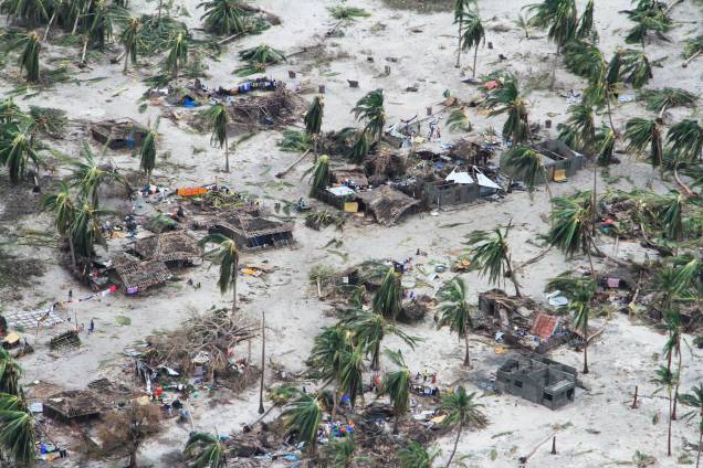 Vista aérea mostra destruição no distrito de Macomia, em Moçambique, após a passagem do ciclone Kenneth - 27/04/2019 Vista aérea mostra destruição no distrito de Macomia, em Moçambique, após a passagem do ciclone Kenneth - 27/04/2019