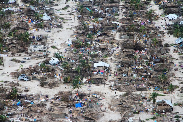 Vista aérea do distrito de Macomia, localizado na província de Cabo Delgado, em Moçambique, após o ciclone Kenneth atingir a região - 27/04/2019