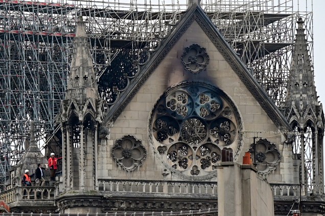 Catedral de Notre-Dame é inspecionada após incêndio destruir parcialmente o local - 16/04/2019