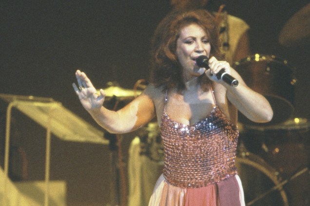 A cantora Beth Carvalho - 1984