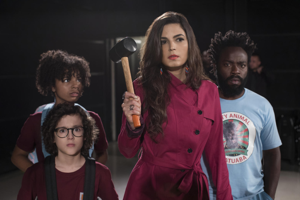 Emanuelle Araújo, Douglas Silva, Sabrina Nonata e Cauã Gonçalves em cena da 2ª temporada de 'Samantha!', da Netflix