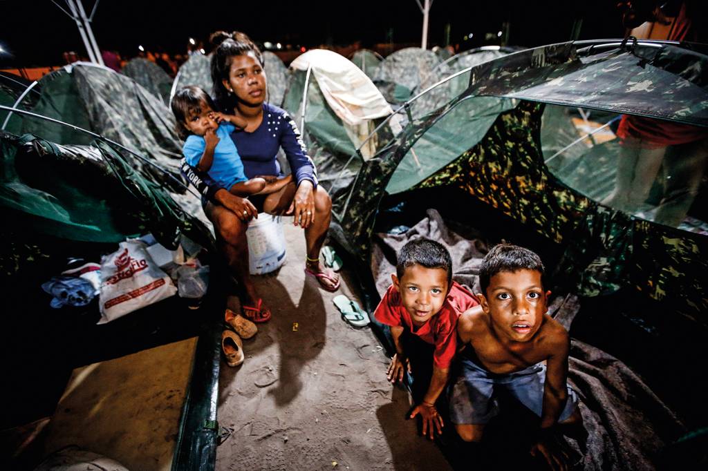 Venezuelanos se refugiam no Brasil Venezuelanos se refugiam no Brasil