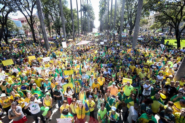 Protesto em apoio ao governo do presidente Jair Bolsonaro, na Praça da Liberdade, em Belo Horizonte (MG) - 26/05/2019