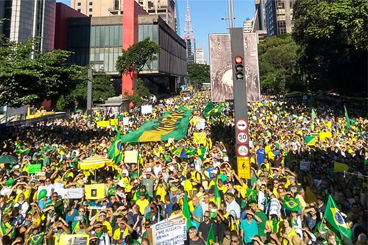Manifestantes a favor do governo Bolsonaro se reúnem na Avenida Paulista, em São Paulo (SP) - 26/05/2019