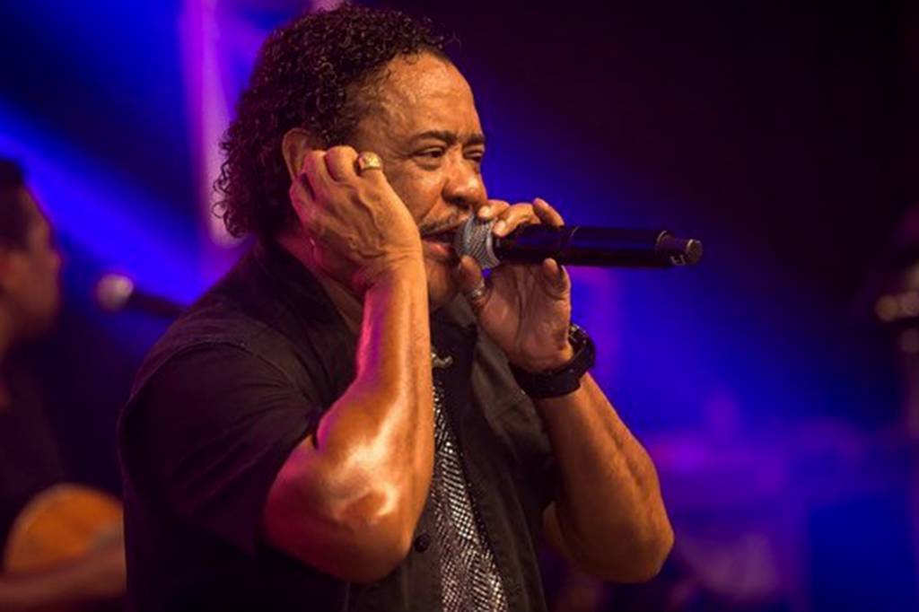 Compadre Washington é assaltado após show na Virada e tem cabeça ferida