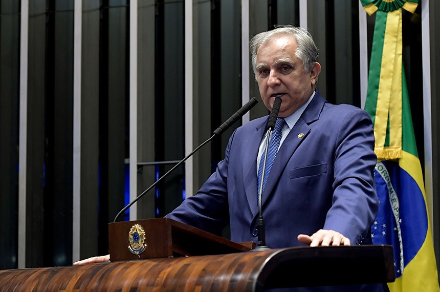 O líder do PSDB no Senado, Izalci Lucas: representação da bancada tucana perderá o imponente gabinete no Salão Azul