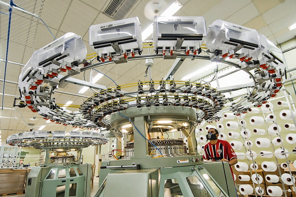 OCIOSIDADE -  Indústria têxtil: falta de demanda no Brasil preocupa setores com mercado externo competitivo