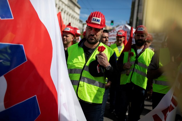 Manifestantes ligada à união trabalhista PAME realizam protesto no Dia do Trabalho, em Atenas, na Grécia - 01/05/2019