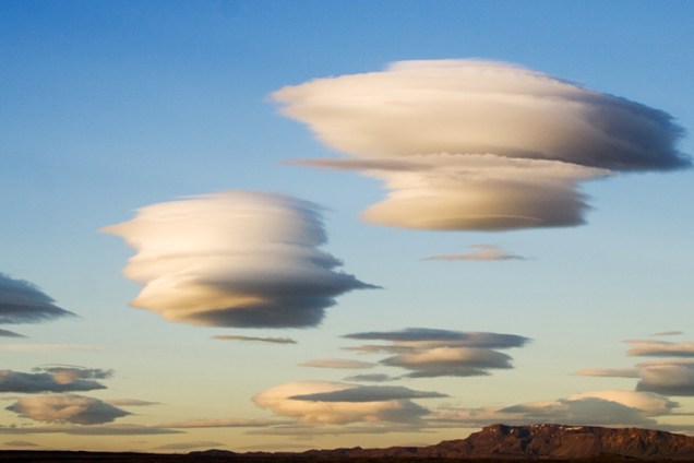 As nuvens lenticulares podem permanecer por longos períodos no céu