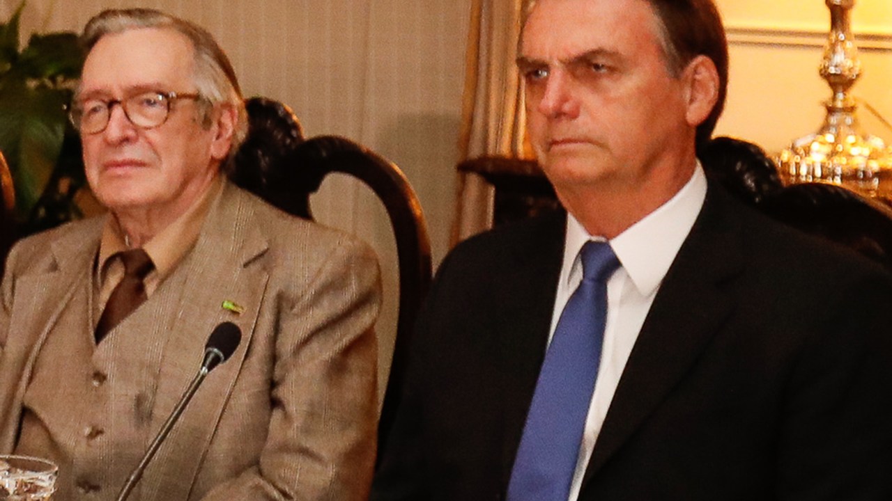 Olavo de Carvalho e Jair Bolsonaro durante encontro de conservadores nos Estados Unidos em março de 2019