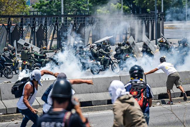 Protestos e repressão, a rotina da Venezuela que Nicolás Maduro transformou em estado falido — 