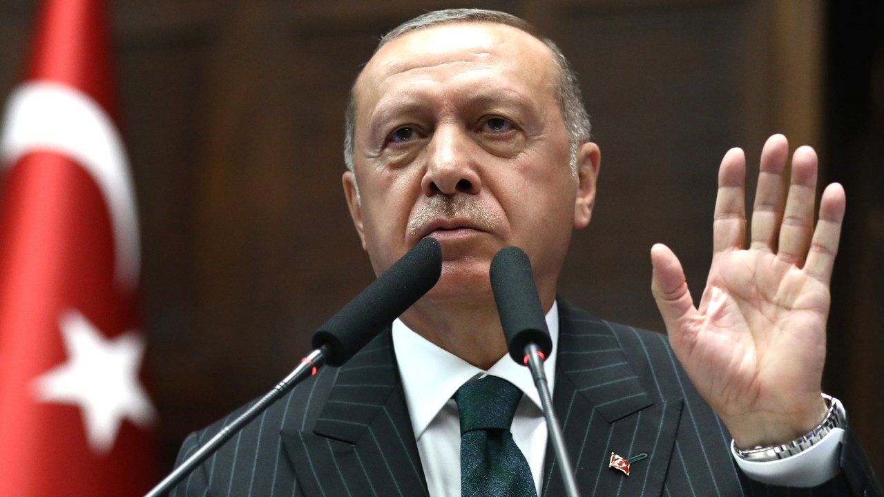 Presidente da Turquia e líder do Partido da Justiça e Desenvolvimento da Turquia Recep Tayyip Erdogan, faz um discurso durante a reunião do grupo parlamentar - 25/06/2019