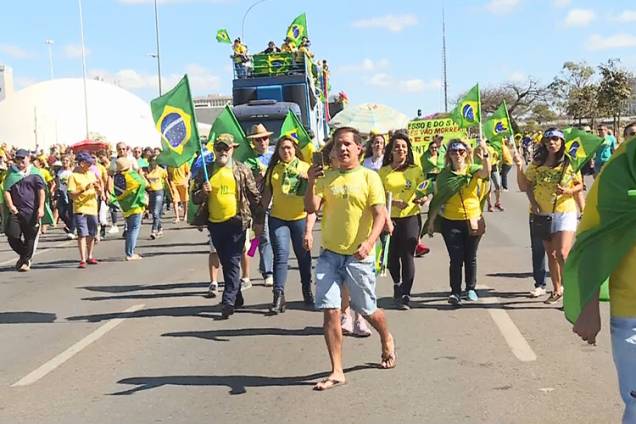 Manifestantes participam de ato em apoio ao ministro da Justiça e da Segurança Pública, Sergio Moro, em em Brasília (DF) - 30/06/2019 Manifestantes participam de ato em apoio ao ministro da Justiça e da Segurança Pública, Sergio Moro, em em Brasília (DF) - 30/06/2019