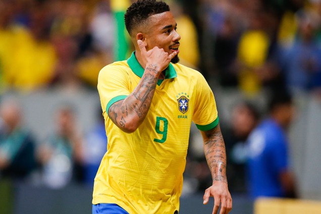 Gabriel Jesus comemora após marcar o segundo gol da Seleção Brasileira durante partida contra o Catar - 05/06/2019