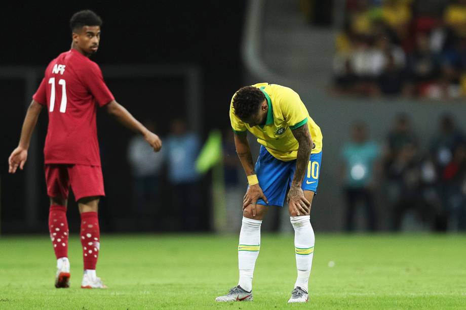 Neymar se machuca durante amistoso entre Brasil e Catar, realizado no estádio Mané Garrincha, em Brasília (DF) - 05/06/2019