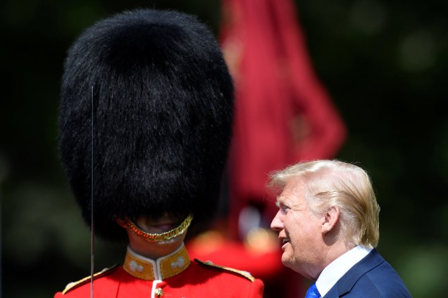 O presidente dos Estados Unidos, Donald Trump, é fotografado no palácio de Buckingham durante visita de Estado ao Reino Unido - 03/06/2019