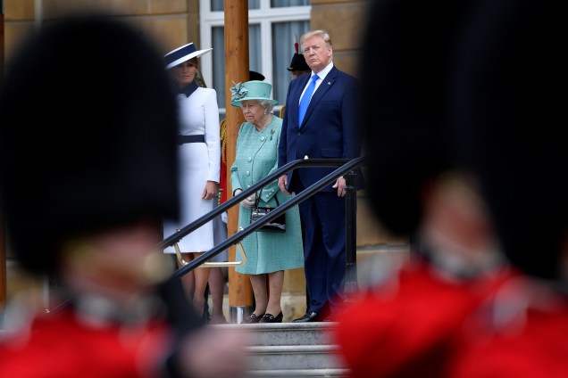 Donald Trump e Melania Trump são recebidos pela rainha Elizabeth II no palácio de Buckingham durante visita de Estado do presidente dos Estados Unidos ao Reino Unido - 03/06/2019