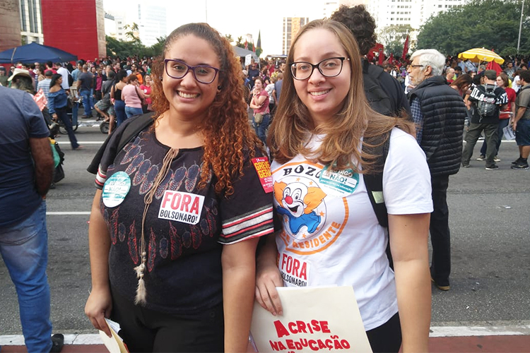 Greve Geral – Daiane Ferreira e Manuela Faustino Greve Geral – Daiane Ferreira e Manuela Faustino
