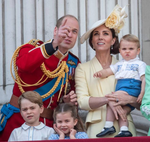 Prince William e Kate Middleton, duque e duquesa Cambridge, acompanham junto com os filhos, George, Charlotte e Louis os desfiles da parada Trooping the Colour, na sacada do Palácio de Buckingham, em Londres - 08/06/2019