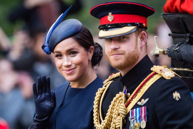 O príncipe Harry e Meghan Markle, duque e duquesa de Sussex, chegam de carruagem à parada anual Tropping de Colour que celebra o aniversário da Rainha Elizabeth II, em Londres - 08/06/2019