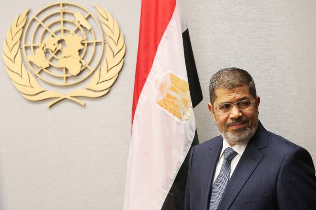 O ex-presidente do Egito, Mohamed Morsi, participa de uma reunião com o secretário geral das Nações Unidas Ban Ki-moon na sede da ONU em Nova York em setembro de 2012