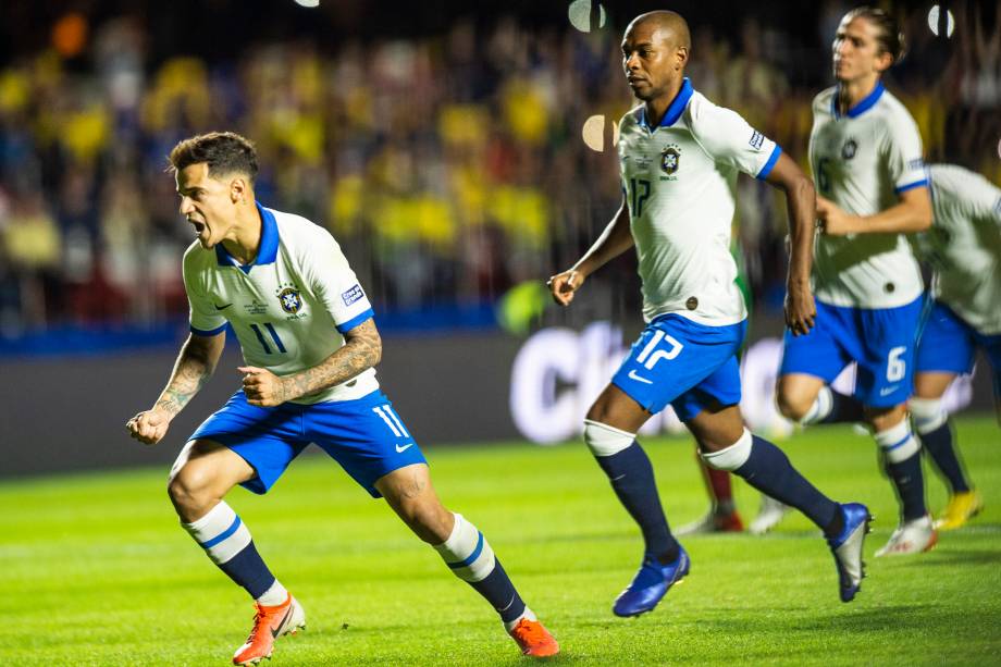 Philippe Coutinho marca gol de pênalti durante partida contra a Bolívia, válida pela fase de grupos da Copa América - 14/06/2019