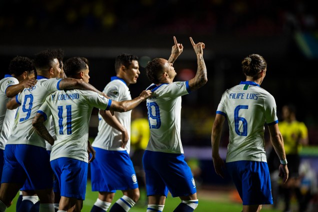 Everton comemora após marcar o terceiro gol da Seleção Brasileira diante da Bolívia, válida pela fase de grupos da Copa América - 14/06/2019