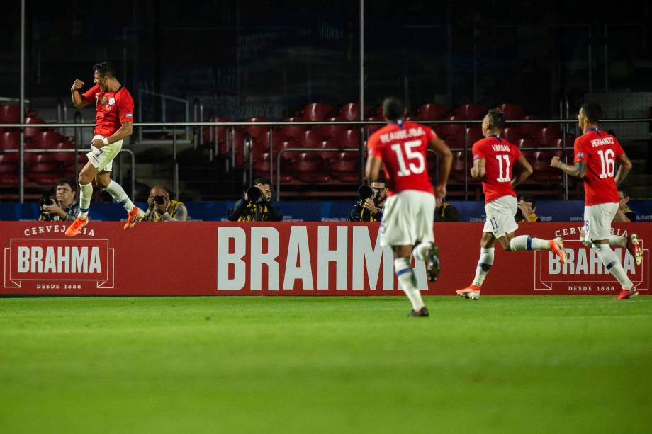 Alexis Sánchez amplia o placar na vitória do Chile sobre o Japão