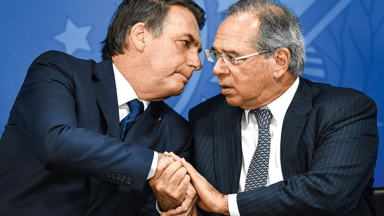 CHEGA DE "VOO DE GALINHA" - Bolsonaro e Guedes: plano prevê medidas de estímulo e economia de 4,6 trilhões de reais