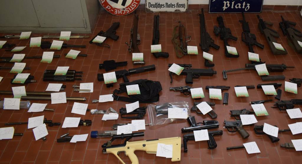 Armas nazismo extrema-direita Itália Armas nazismo extrema-direita Itália